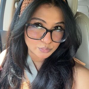 Meet your Posher, Mayra